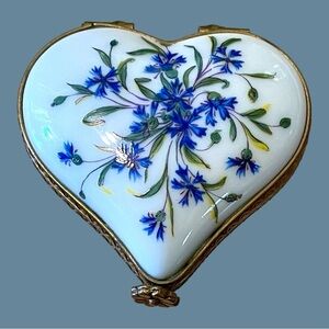 Limoges trinket box, Marie Antoinette, hinged, vintage, made in France